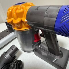 Dyson（ダイソン） コードレスクリーナー SV07スリム【充電器、その他パーツセット】の画像