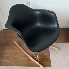 ロッキングチェア イス 椅子 ブラック デザイナーズアームチェアの画像