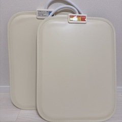 【無料】アイリスオーヤマ ペット用ホットカーペット×2個（犬猫用ヒーター） の画像