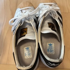 adidas スーパースター　金ベロの画像