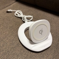 ワイヤレス充電器　Qi対応の画像