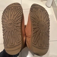 UGG ムートンブーツ ブラウン ボタン付きの画像