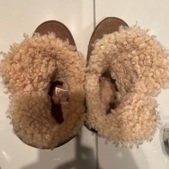 UGG ムートンブーツ ブラウン ボタン付きの画像