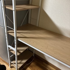 机　ラックの画像