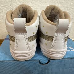 結構美品です。アシックス（Asics）ベビーシューズ ベビースニーカー サイズ13.0cm　GD.RUNNER BABY の画像