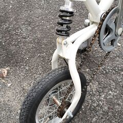 お洒落で便利な軽量小型自転車　折りたたみ自転車　タイヤ良好の画像