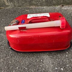 灯油とか、ガソリン入れるタンク。10L缶の画像