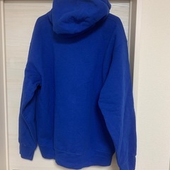 シュプリーム パーカー 売りますの画像
