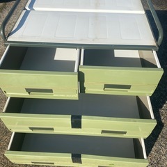 スチール製家具の画像