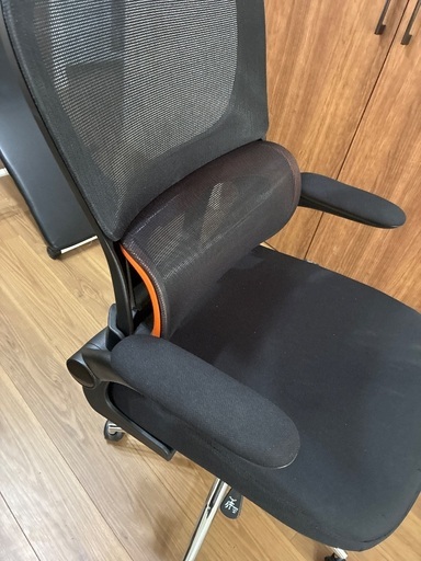腰サポート付きビジネスチェア