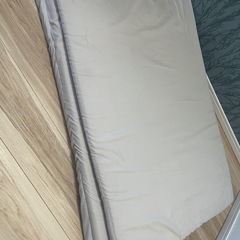 シングルベッド　マットレスと敷布団の画像