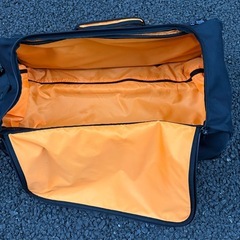 ALPHA  INDUSTRIES キャリーケースの画像