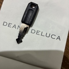 鍵付き キャリーケース ホワイトの画像