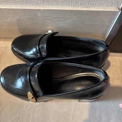 Charles and Keith ローファーの画像