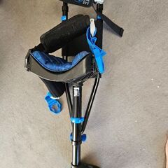 アイウォークフリー　iWALK Free3.0 ハンズフリー松葉杖の画像