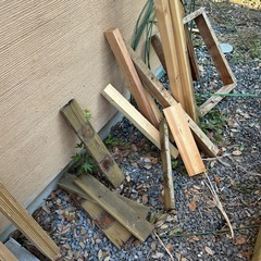 取引中　角材まとめて無料でお譲りしますの画像