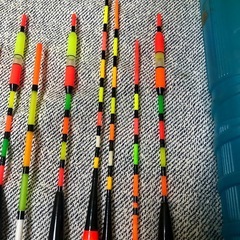 チヌ 釣りウキ セット 9本 万能フロートケース付き　ギンナン印高級釣り浮木の画像