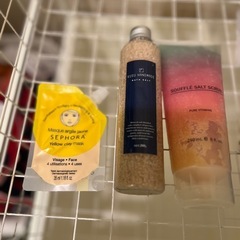 【未使用】ボディスクラブ、顔パックセットの画像