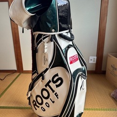 ゴルフバッグROOTS中古
の画像