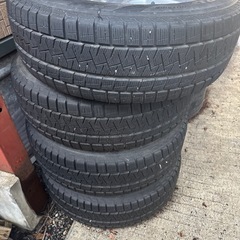 スタッドレスタイヤセットの画像