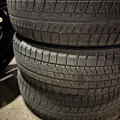 15インチ　スタッドレスタイヤ付き！　4本セット！アクア、ビッツ等にの画像
