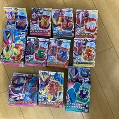 仮面ライダーリバイス　おもちゃセットの画像