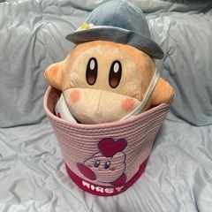 カービィ ぬいぐるみとバスケットセットの画像