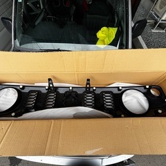 JB64 ジムニー　純正グリルの画像