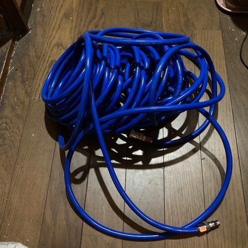 釘打ち機　コンプレッサー　エアホース
