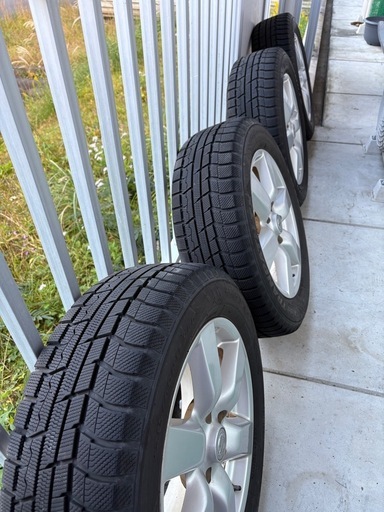 17インチのスタッドレスタイヤ（美品！）と日産純正のアルミホイールとの4本セット　冬タイヤは美品