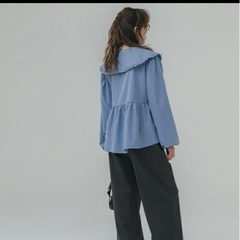 coca カラーペプラムシャツの画像