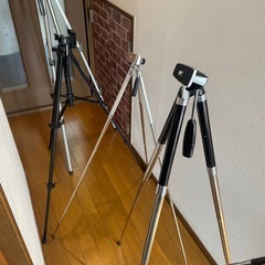 カメラ　ビデオ　三脚　セット売りの画像