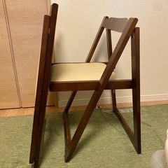 折りたたみイス
の画像