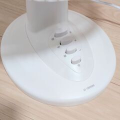 ☆値下げ☆扇風機　2025年製　保証書有り　サイズ : 幅34 × 奥行27 × 高さ45cm　卓上扇風機の画像