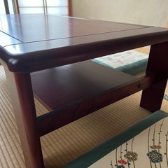 コンパクトな座卓の画像