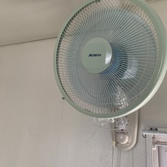 ❤️断捨離早い者勝ち　壁掛け首振り扇風機使用頻度少ないですの画像