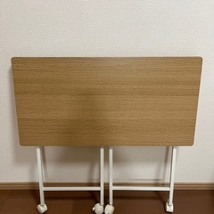 ニトリ　折りたたみサイドテーブル　キャスター付きの画像