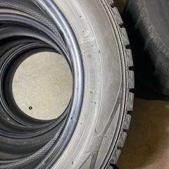 185/60r15 スタッドレスタイヤダンロップ4本セットの画像