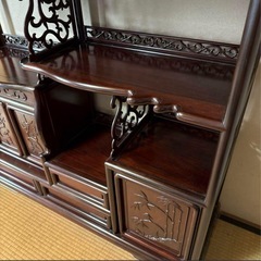 唐木家具 紫檀 茶箪笥 飾り棚 唐草透彫りの画像
