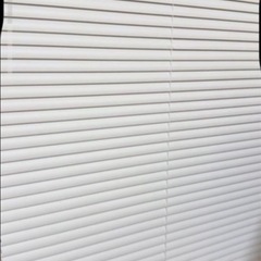 ブラインドとロールスクリーンの画像