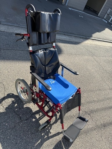 リクライニング車椅子
