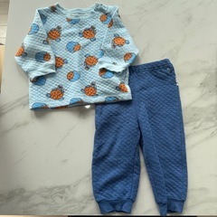 ユニクロ エルモ パジャマ2セット　80サイズの画像