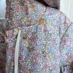 軽めのコート　女の子　110cm 花柄
の画像