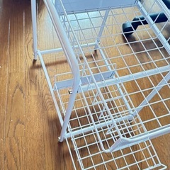 スチールラック　引き出し式の画像