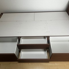 （応募締め切り）ニトリシングルベッド（収納付き）コンセント2口、照明付きの画像