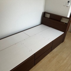（応募締め切り）ニトリシングルベッド（収納付き）コンセント2口、照明付きの画像