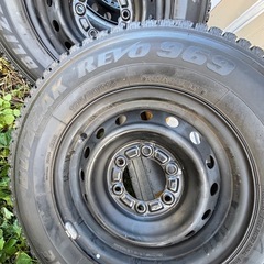 ハイエース レジアスエーススタッドレスタイヤホイールセットの画像
