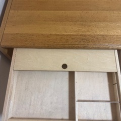 カリモク・ベネッセ共同開発　学びデスク＆成長チェア　セットの画像