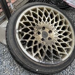 ゴールドホイールタイヤ4本の画像