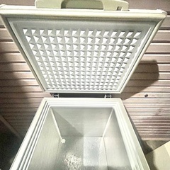 エレクトロラックス Electrolux 冷凍庫（105L） ホワイト ECB105の画像